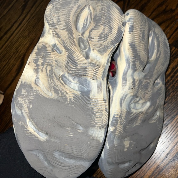 YEEZY FOAM RUNNER 'MXT MOON GREY' - Picture 2 of 11